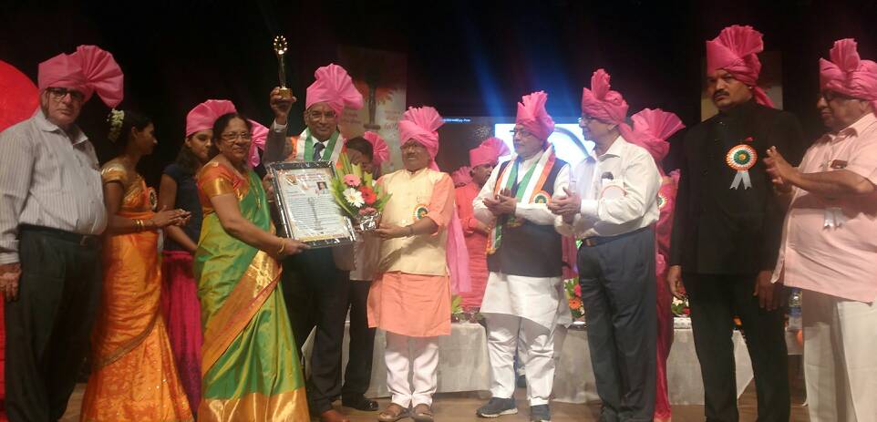 Dr. Jayghosh Kaddu has been awarded with “Pride of India- Bhaskar Award 2017”